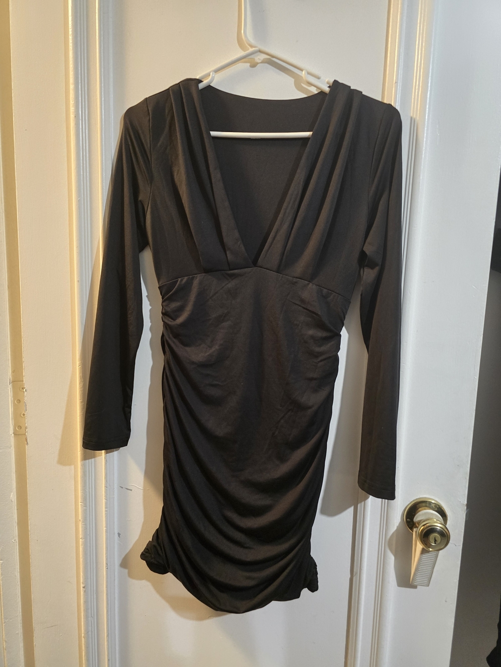 Black Long Sleeve Ruched V-Neck Dress